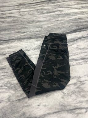 Fabletics Women’s Camo Camouflage Powerhold Leggings Pockets Size M